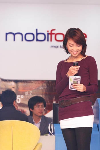 MobiFone miễn phí 100 tin nhắn nội mạng 